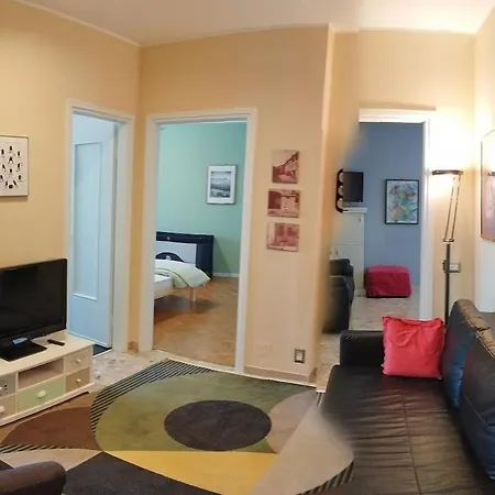 Mat20, With 5 Beds Apartment Angera