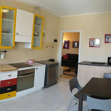 Mat20, With 5 Beds * Angera